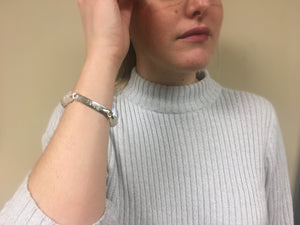White Quartzite & Silver Plated Stretch Bead Bracelet