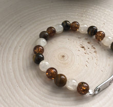 Load image into Gallery viewer, Mixed Tiger and Crackle Stretch Bead Bracelet
